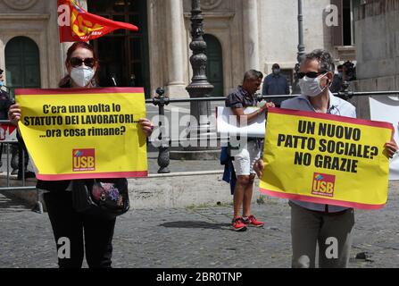 Roma, Italia. 20 Maggio 2020. Roma, lavoratori 'manifestazione a Montecitorio in occasione del 50° anniversario della nascita dello Statuto dei lavoratori raffigurati': Credit: Independent Photo Agency/Alamy Live News Foto Stock