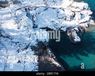 Vista aerea dell'inverno laghi blu nelle montagne di Altai Foto Stock