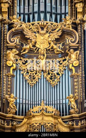 Organo presso la cattedrale di Santo Stefano, Passau. È la cattedrale più grande organo al mondo. L'organo ha attualmente 17,774 tubazioni e 233 registri Foto Stock