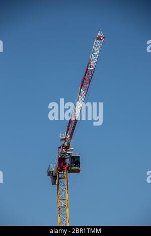 grande gru in cantiere Foto Stock