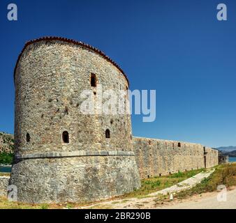 Fortezza veneziana nel sito archeologico di Butrint, vicino alla città di Saranda, Albania. Butrotum Castello triangolare veneziano, Butrint Foto Stock