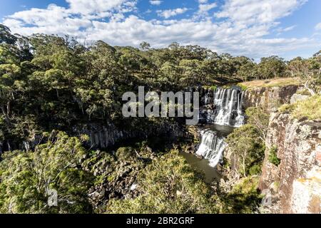 Vista panoramica della caduta superiore a Ebor cade a Guy Fawkes River, northern NSW, Australia Foto Stock