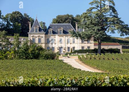 Saint Emilion, Francia - 11 Settembre 2018: Vigneto di Chateau Fonplegade - nome (letteralmente fontana di abbondanza) è stata derivata dalla storica xiii ce Foto Stock