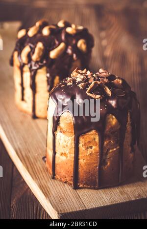 Panettone decorato con albero di Natale Foto Stock