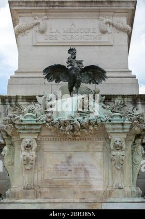 Esplanade des Quinconces, la fontana del monumento aux in Girondins Bordeaux. Francia Foto Stock