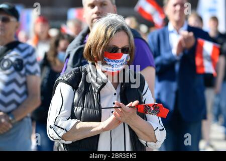 Vienna, Austria. 20th maggio, 2020. Rally della FPÖ Vienna (Freedom Party Austria). "Libertà per l'Austria - contro la follia di Corona" il 20 maggio 2020 in Piazza degli Eroi. Credit: Franz PERC / Alamy Live News Foto Stock