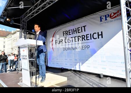 Vienna, Austria. 20th maggio, 2020. Rally della FPÖ Vienna (Freedom Party Austria). "Libertà per l'Austria - contro la follia di Corona" il 20 maggio 2020 in Piazza degli Eroi. Presidente del FPÖ Vienna Dominik Nepp. Credit: Franz PERC / Alamy Live News Foto Stock