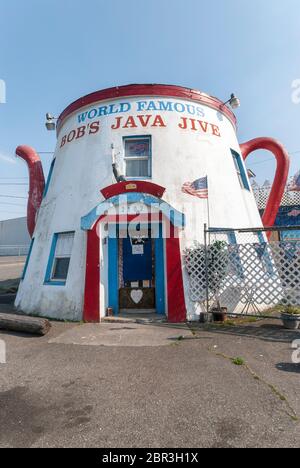 Famoso in tutto il mondo Bob's Java Jive, ristorante a forma di caffettiera a forma di caffettiera a forma di pentola, al 2102 South Tacoma Way, a Tacoma Washington. Foto Stock