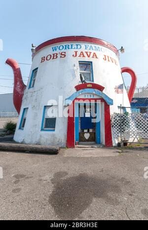 Famoso in tutto il mondo Bob's Java Jive, ristorante a forma di caffettiera a forma di caffettiera a forma di pentola, al 2102 South Tacoma Way, a Tacoma Washington. Foto Stock