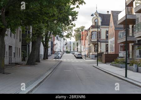 Kristiansand, Norvegia. colorato street in una città della Norvegia al mattino vuoto Foto Stock