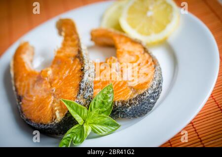 Grigliata di filetti di salmone Foto Stock