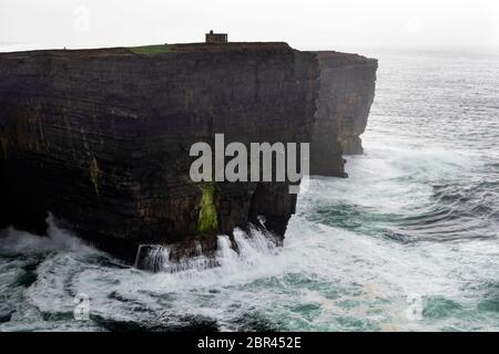 Downpatrick Head a Ballycastle, Co. Mayo, Irlanda Foto Stock
