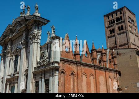 Lato del Duomo di San Pietro di Mantova (Cattedrale di San Pietro da Mantova) Foto Stock