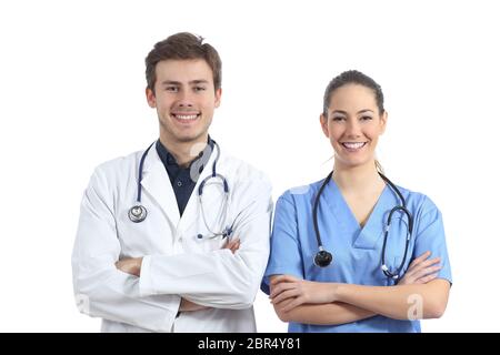 Vista frontale ritratto di due studenti di medicina isolati su sfondo bianco guardando la fotocamera Foto Stock