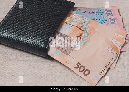 Banconote ucraine in tagli da 500, 200 e 100 hryvnia.2020 Foto Stock