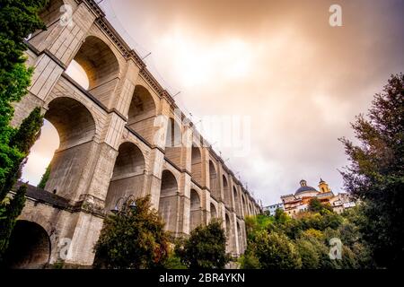 Ponte monumentale di Ariccia - provincia di Roma in Lazio - Italia . Foto Stock