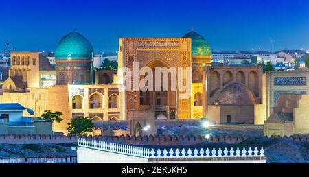 Vista del centro storico di Bukhara, Uzbekistan. Foto Stock