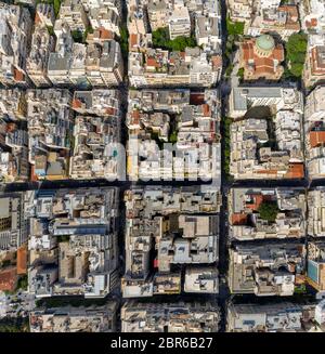 Vista aerea dall'alto verso il basso delle strade e degli edifici ad Atene, Grecia Foto Stock