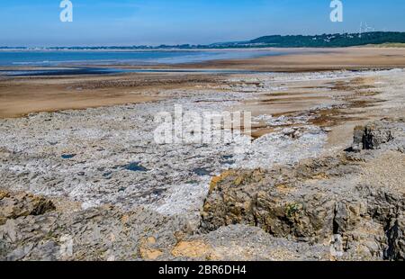 Ogmore in spiaggia e costa. Ogmore è la sorgente dell'estuario del fiume Ogmore, e parte della splendida Glamorgan Heritage Coast nel Galles meridionale Foto Stock