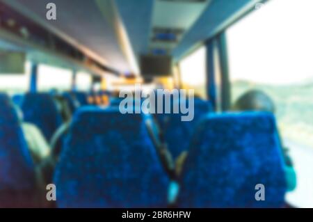 vista all'interno del tour in autobus al mattino. -sfocatura. Foto Stock