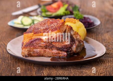 Grigliata schaeufele francone con gnocco Foto Stock