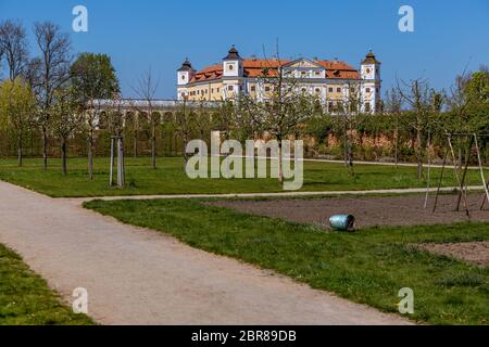 Un insieme univoco di edifici barocchi e giardini è stato Milotice Chateau - Sud regione Moravia, Repubblica Ceca Foto Stock