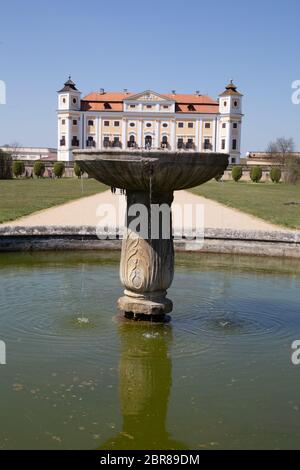 Un insieme univoco di edifici barocchi e giardini è stato Milotice Chateau - Sud regione Moravia, Repubblica Ceca Foto Stock