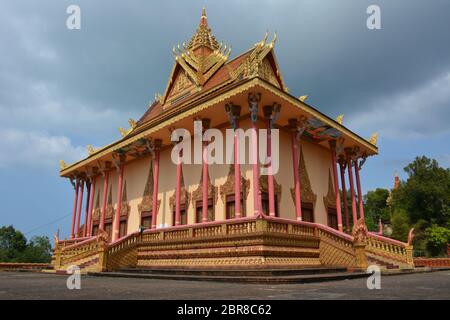 Ream Pagoda sulla costa della Cambogia meridionale è aperto ai turisti. Foto Stock