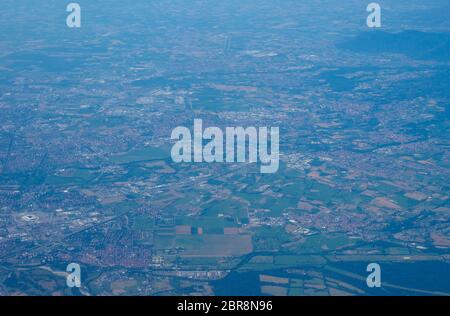 Vista aerea della provincia di Torino in Piemonte vicino aeroporto di Torino Caselle Foto Stock