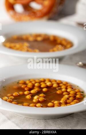 Bavarese di pastella fritti zuppa di perla Foto Stock