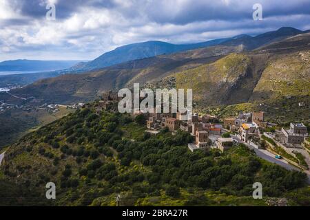 Grecia villaggio di Vatheia. Antiche case a torre abbandonate architettoniche e storiche a Vathia, sulla penisola di mani. Laconia Peloponneso Europa. Foto Stock