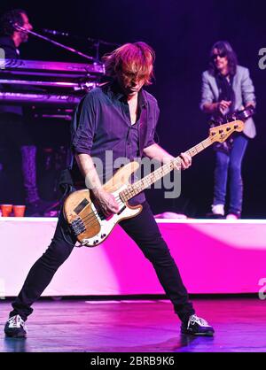 19 maggio 2020 - Foreigner ha annunciato di aver annullato il loro Juke Box Heroes Tour 2020 con Kansas ed Europa a causa di COVID-19. File Photo: Foreigner 2019 Tour, FirstOntario Concert Hall, Hamilton, Ontario, Canada. (Immagine di credito: © Brent Perniac/AdMedia tramite CAVO ZUMA) Foto Stock