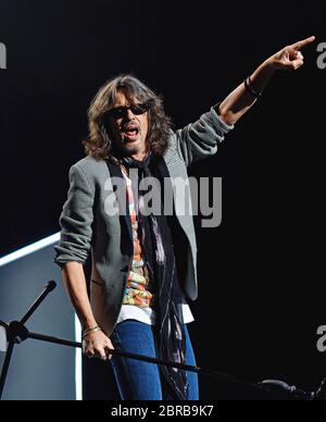 19 maggio 2020 - Foreigner ha annunciato di aver annullato il loro Juke Box Heroes Tour 2020 con Kansas ed Europa a causa di COVID-19. File Photo: Foreigner 2019 Tour, FirstOntario Concert Hall, Hamilton, Ontario, Canada. (Immagine di credito: © Brent Perniac/AdMedia tramite CAVO ZUMA) Foto Stock