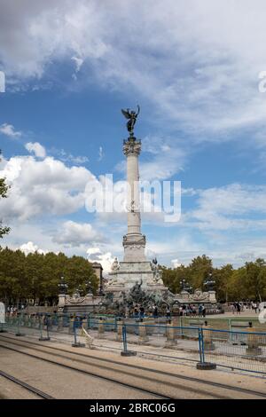 Bordeaux, Francia - 9 Settembre 2018: Esplanade des Quinconces, la fontana del monumento aux in Girondins Bordeaux. Francia Foto Stock