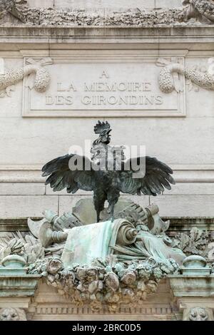 Esplanade des Quinconces, la fontana del monumento aux in Girondins Bordeaux. Francia Foto Stock