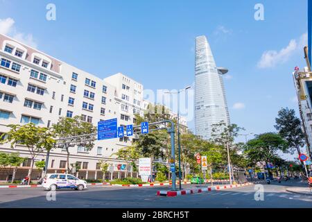 Ham Nghi Avenue, con Bitexco torre finanziaria, distretto 1, ho Chi Minh City, Vietnam, Asia Foto Stock