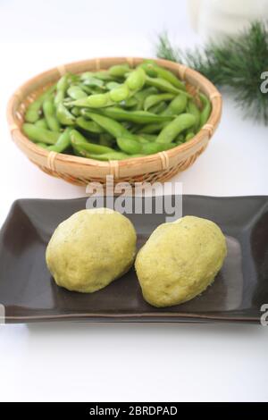 Torte di riso con si è schiantato dolce salsa di soia Foto Stock