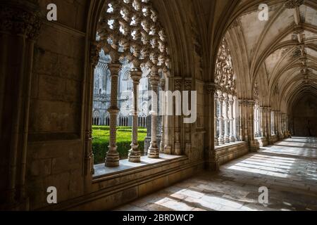 Galleria del Chiostro reale al Monastero di Santa Maria della Vittoria a Batalha, Portogallo Foto Stock