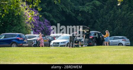 Brentwood Essex 21 maggio 2020 Essex Country Parks aperti al pubblico per la prima volta dall'inizio della chiusura. North Weald Country Park, Brentwood Essex i parcheggi iniziano a riempire credito: Ian Davidson/Alamy Live News Foto Stock