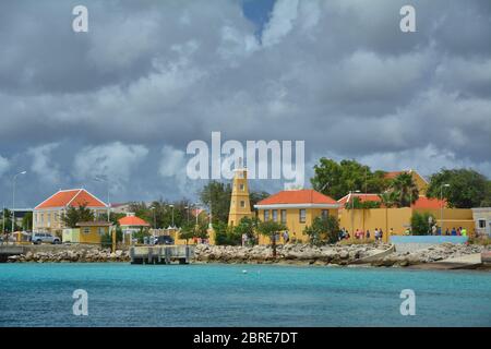 BONAIRE, CARAIBI - 26 MARZO 2017 : Promenade a Kralendijk, capitale di Bonaire, isola dei Caraibi ABC Paesi Bassi Foto Stock