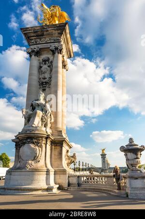 Dettaglio del ponte Alexandre III a Parigi Foto Stock