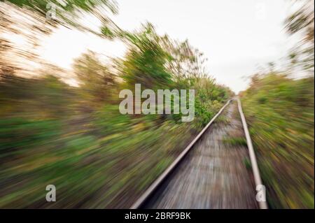 Viaggio lungo la ferrovia di Bamboo a Battambang, Cambogia, Sud-est asiatico Foto Stock