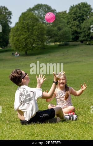 Essex, Regno Unito. 21 maggio 2020. Regno Unito Meteo: Essex Parchi aperti al pubblico per la prima volta dalla pandemia di Coronavirus/COVID-19. Credit: Ricci Fothergill/Alamy Live News Foto Stock