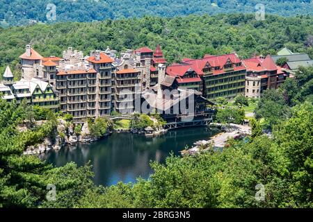 Mohonk Mountain House nella parte settentrionale dello stato di New York, annidato nella catena Shawangunk Ridge delle Catskill Mountains. Foto Stock