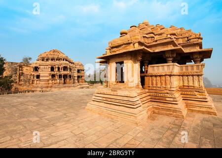 Il tempio di Sasbahu o SAS Bahu Mandir è un tempio gemello indù della città di Gwalior, nello stato federato del Madhya Pradesh Foto Stock