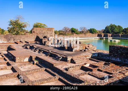 Rovine reale enclave nella città antica di Mandu nello stato indiano di Madhya Pradesh Foto Stock