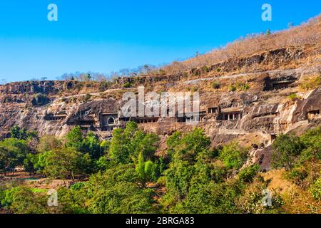 Le grotte di Ajanta sono antiche grotte buddiste scavate nella roccia vicino alla città di Aurangabad, nello stato indiano di Maharashtra Foto Stock