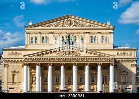 Il famoso Teatro Bolshoi nel centro di Mosca, Russia. Il Teatro Bolshoi è uno dei simboli della cultura russa. Foto Stock