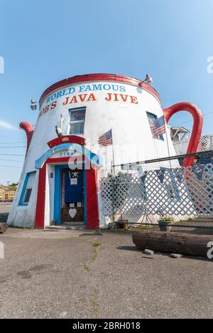 Famoso in tutto il mondo Bob's Java Jive, ristorante a forma di caffettiera a forma di caffettiera a forma di pentola, al 2102 South Tacoma Way, a Tacoma Washington. Foto Stock