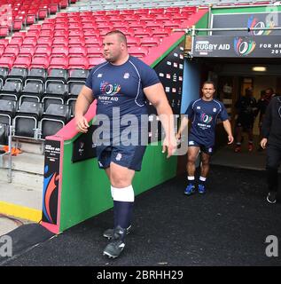 Prove di Jamie Laing del Chelsea per l'aiuto di Rugby per gli eroi 2015. La partita inaugurale di Rugby Aid, con ex giocatori internazionali, celebrità e membri di servizio delle forze armate, si è svolta allo stadio di Twickenham Stoop venerdì 4 settembre. La partita è stata mostrata in diretta su BT Sport e la consapevolezza attraverso lo sport del rugby , la comunità dei fan e la più ampia rete di giocatori professionisti per sostenere il personale militare che fa ritorno dal servizio militare alla vita civile . Foto Stock